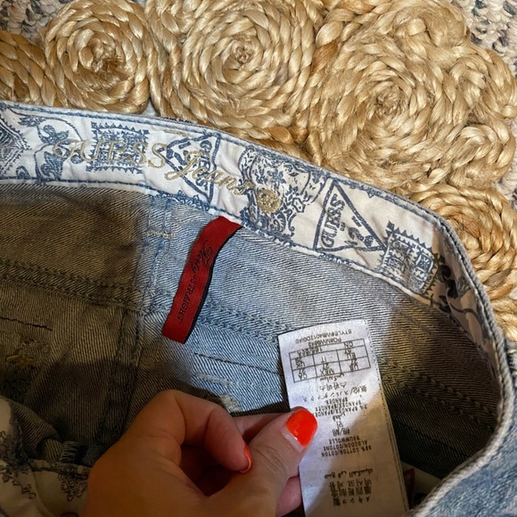 SOLD Guess Straight Leg Distressed Denim size 27 - Picture 3 of 3